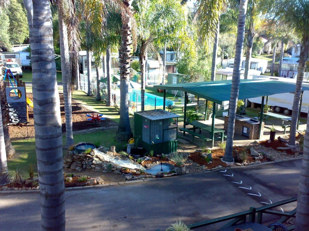 Batemans Bay Holiday Park & Hostel