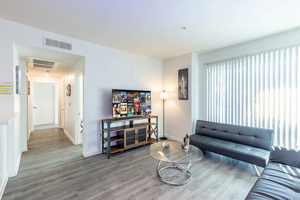 2br Furnished Apartment On Gordon St Hollywood 2 Bedroom Apts by RedAwning