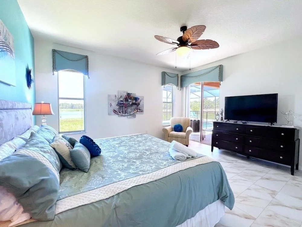 Lakeside 5bd Pool Hm Spa Gm Watersng-237ys 5 Bedroom Home by RedAwning