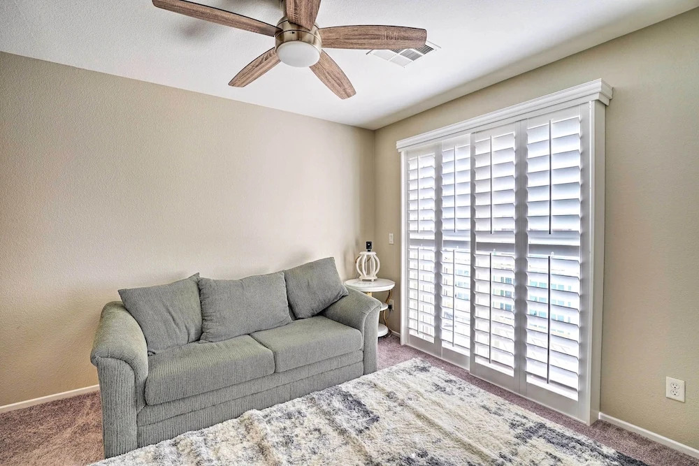 Stylish House w/ Patio, 8 Mi to Vegas Strip!