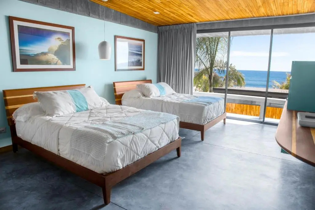 Puro Surf Hotel & Performance Academy