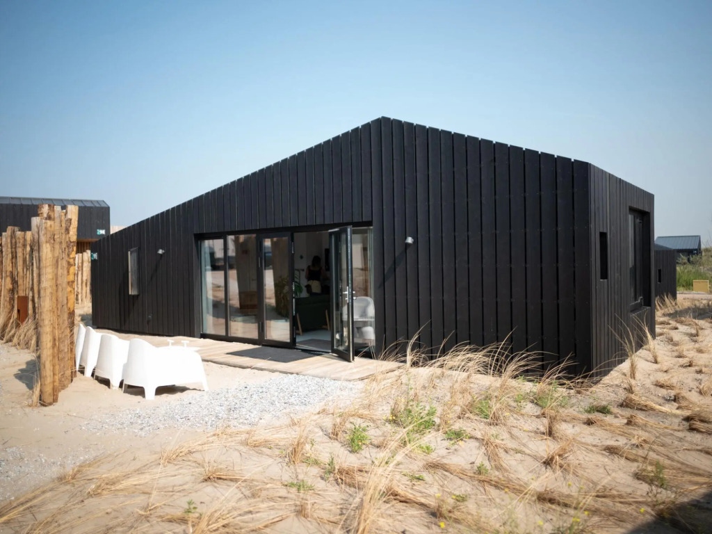 Modern Lodge With 2 Bathrooms, Near the Beach