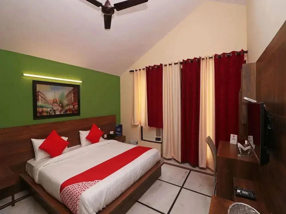 4Seasonz By OYO Rooms