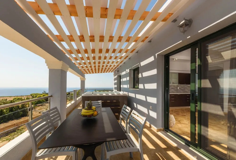 Alonaki Apartments