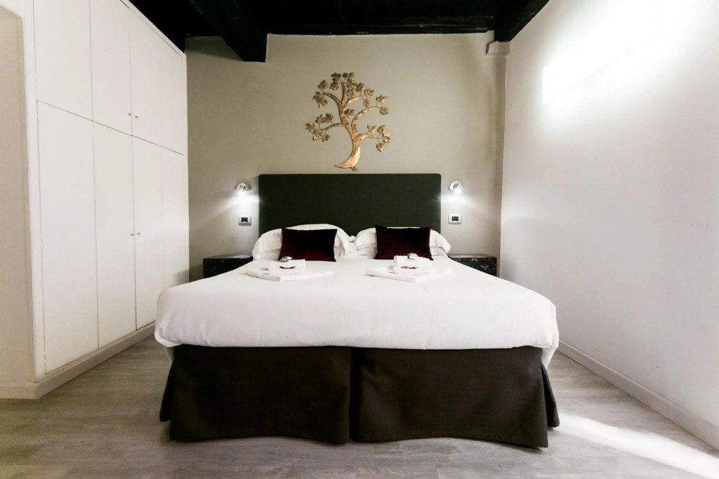Navona First Rooms