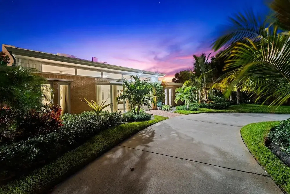 4BR Intracoastal Retreat With Pool, Games & More!