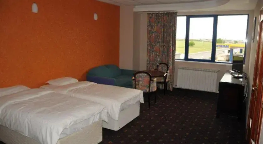 Travel In Motel