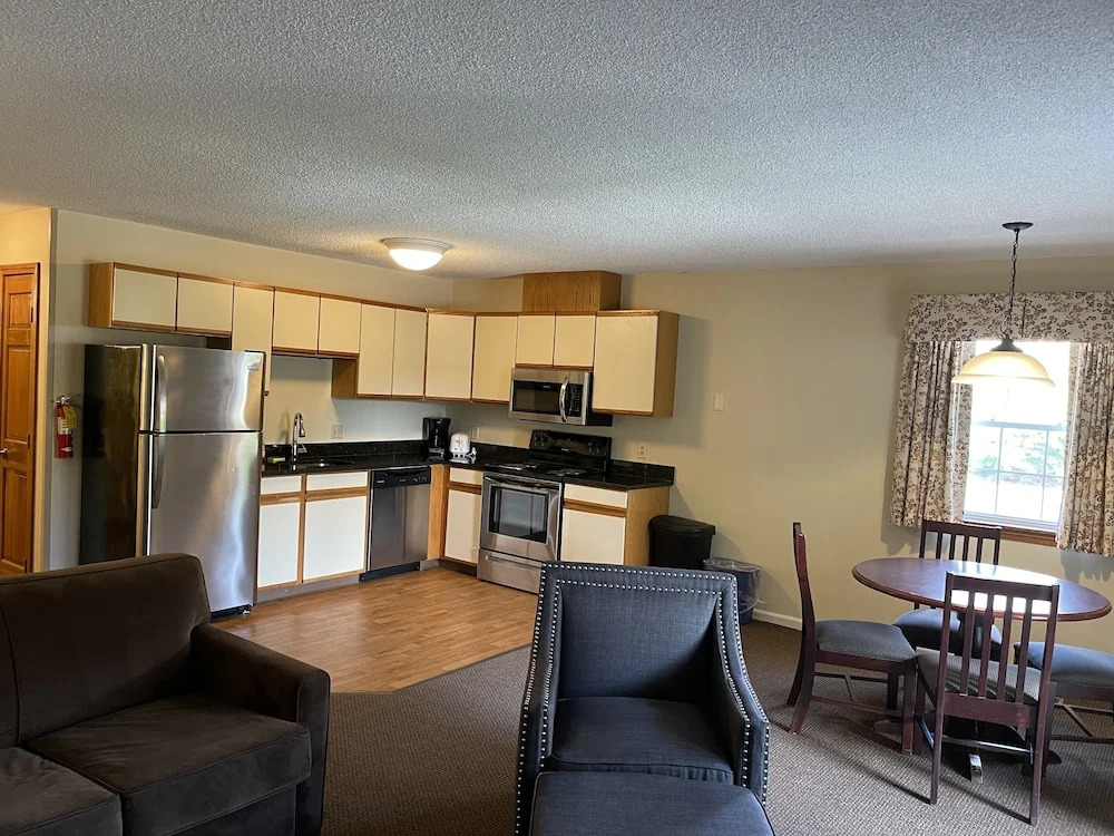The Central Downtown Inn Suites