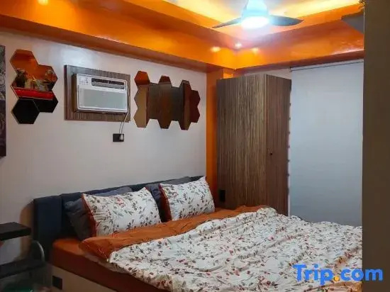 Near Manila Airport, "Hotel Style" Studio Condo With Kitchen + Pool, 5G