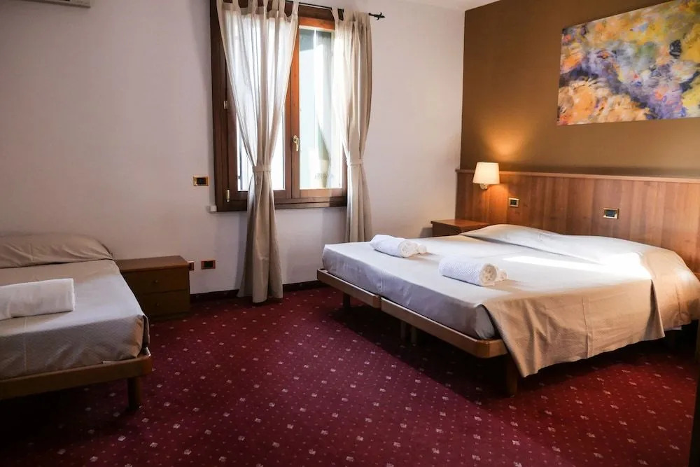 VILLANOVA HOTEL