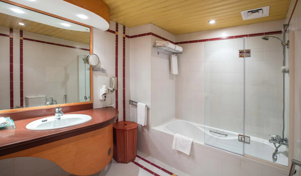 Gulf Court Hotel