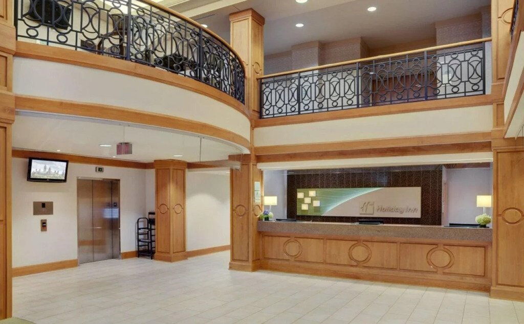 Holiday Inn & Suites Ottawa Kanata by IHG