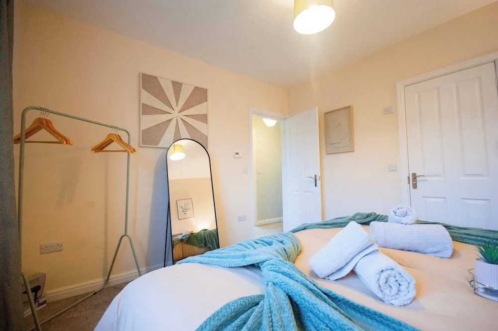 Luxe 3BR - 8 Min to Town Centre - Bradgate Park & Leicester - Parking - Garden