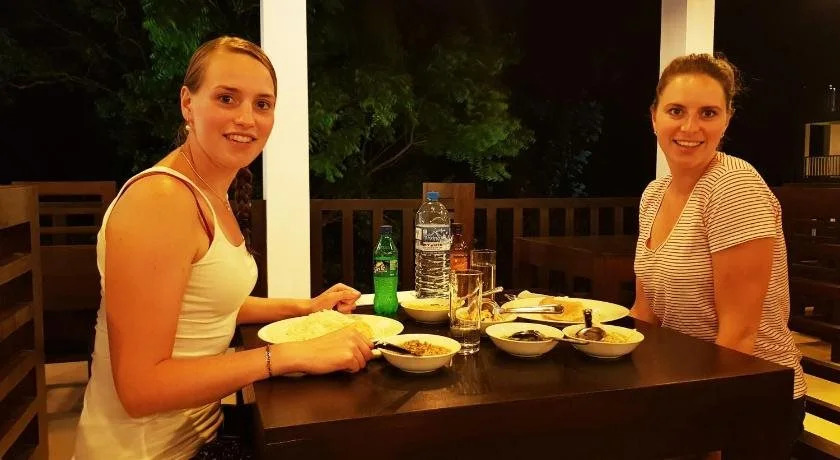 Lakmini Lodge Restaurant & Bar