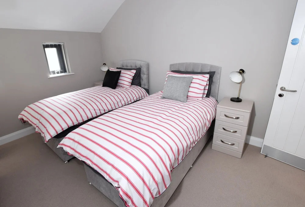 Homestead Hillsborough By Travel Lets Short Term Rental Agency Hillsborough Featuring Apartments, Deluxe Double Suites & Triple Ensuite Rooms