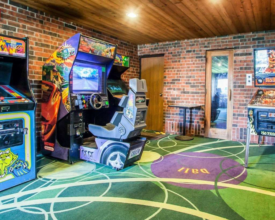 Econo Lodge Inn & Suites Davenport Area