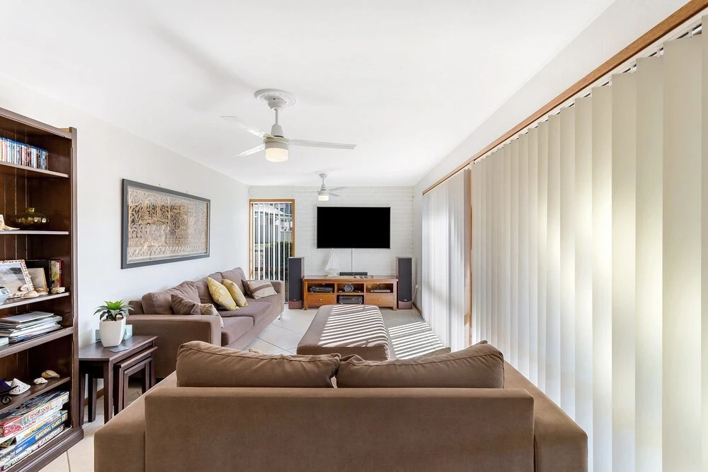 Campbell Avenue, 28