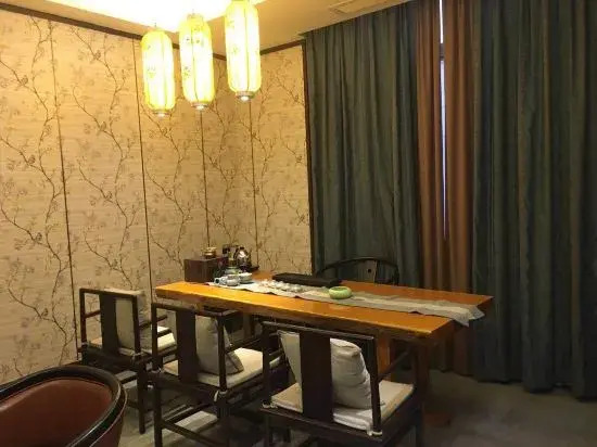 Le Hotel