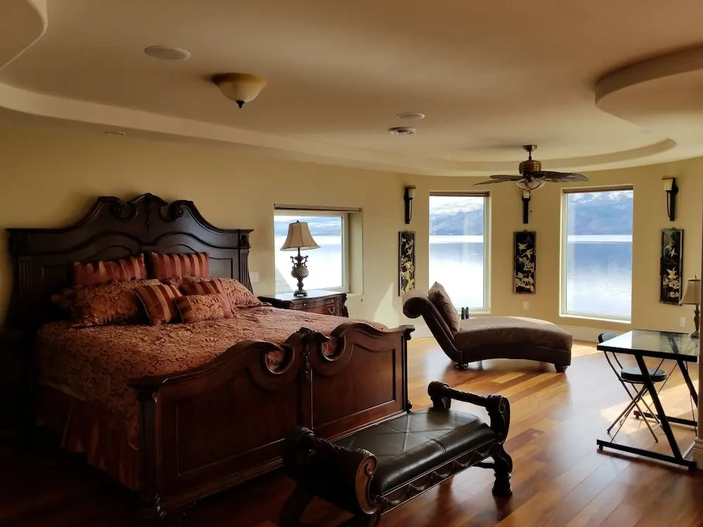Beach Ave Castle Luxury Vacation Rental