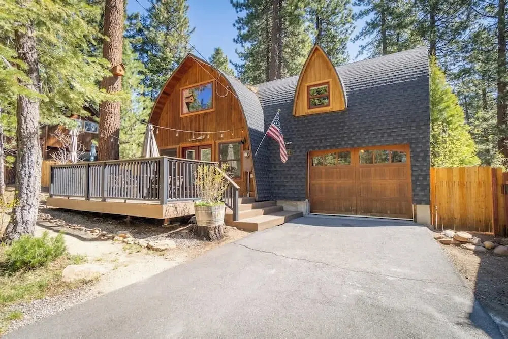 The Canoe Cabin