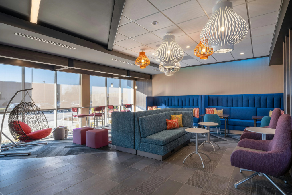 Tru by Hilton Naperville Chicago
