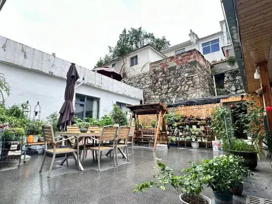 Jiuhua Mountain Yueshan Residence