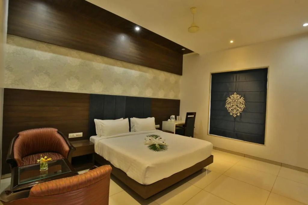 Jhansi Hotel