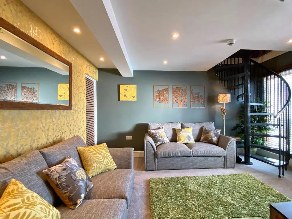 Hambrook House Canterbury - NEW luxury guest house with ESPA Spa complex