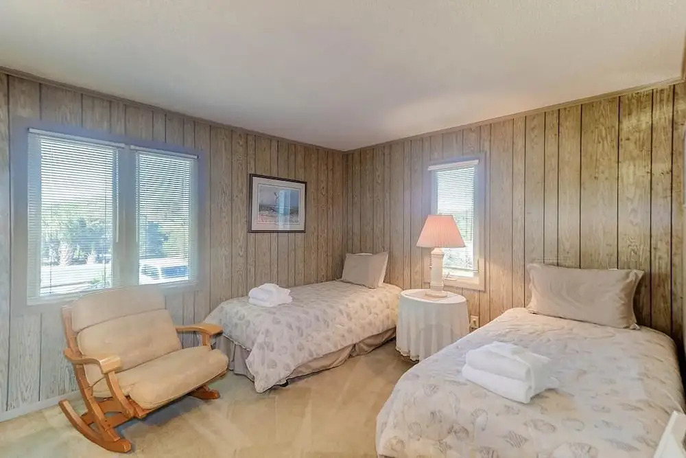 1737 East Ashley
