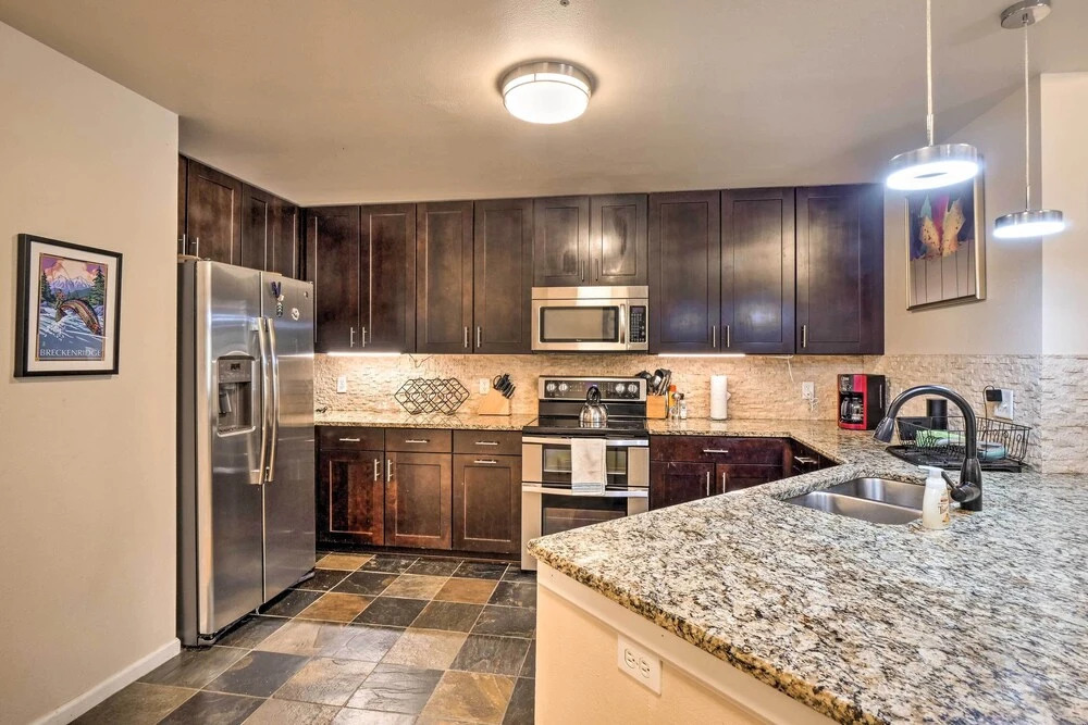 Breck Condo w/ Hot Tub Access: 6 Mi to Ski Resort!