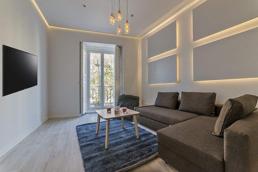 Brand new apartment next to Puerta del Sol