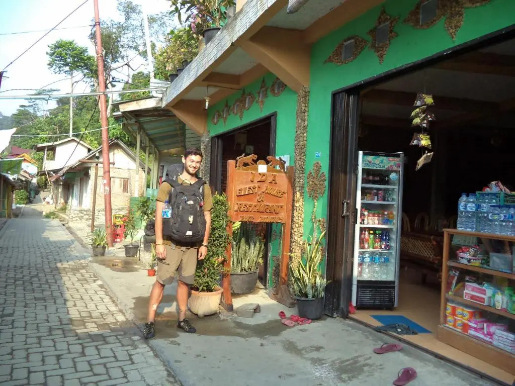 Ida Guest House & JUNGLE TREKKING