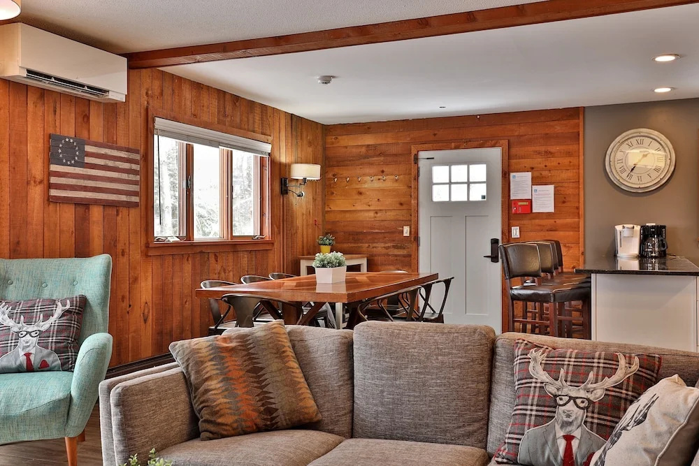 Tanglewood Vista At Killington: Great Group Ski Home Close To Mountain. Hot Tub. 5 Bedroom Home