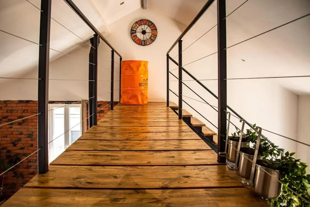Loft 90 m2 cosy au calme avec terrasse et parking