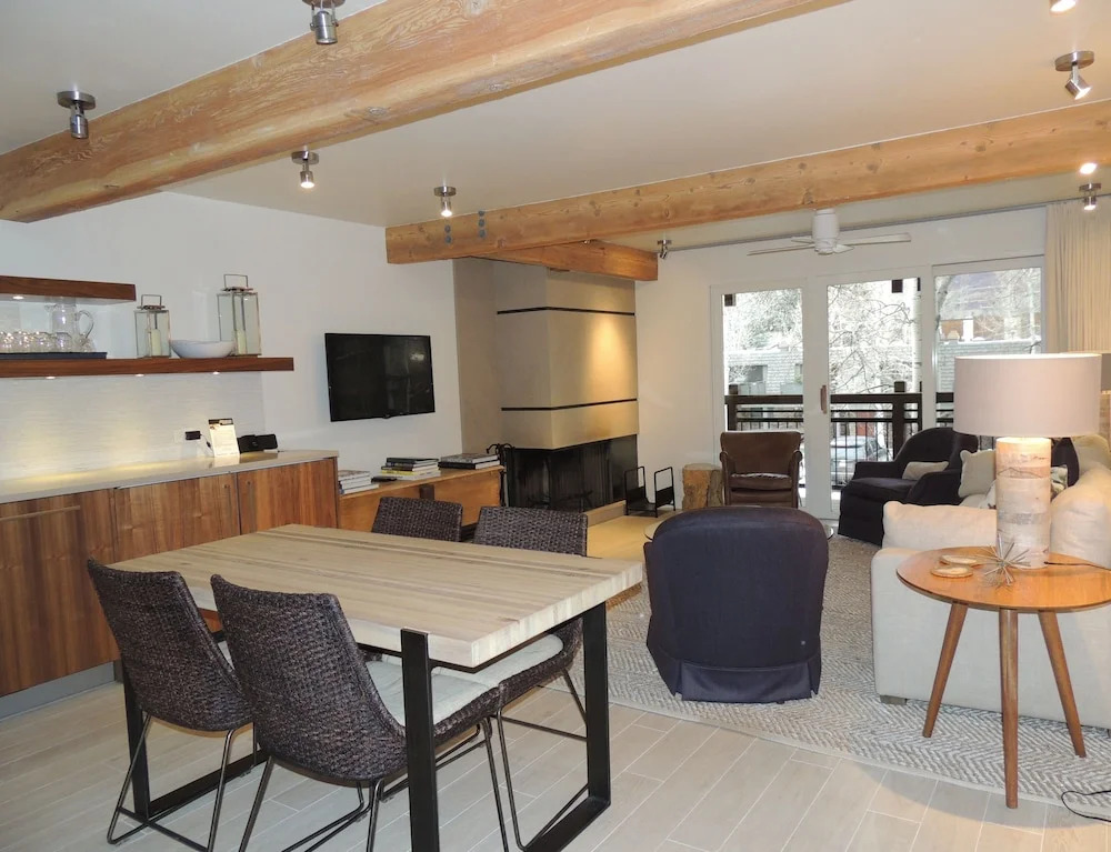 Lift One Condominiums - 1, 2, 3 Bedroom Units Adjacent To Downtown Aspen
