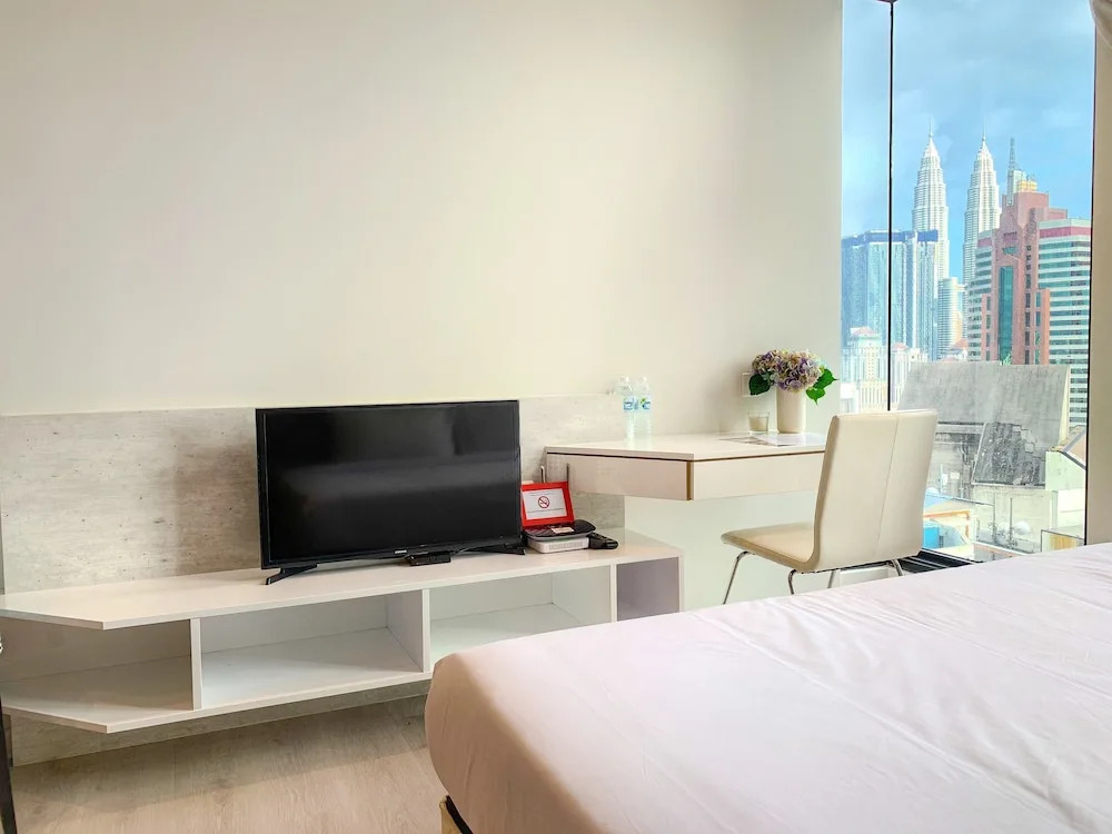 Expressionz Suites, 300mbps Wifi, near KLCC, IJN by Wodages