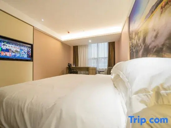 Yuefeng Hotel (Yangjiang Baili Plaza)