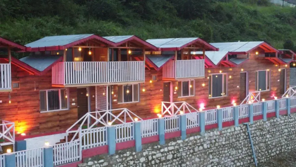 Rooftop Cottages & Restaurant, Pangot