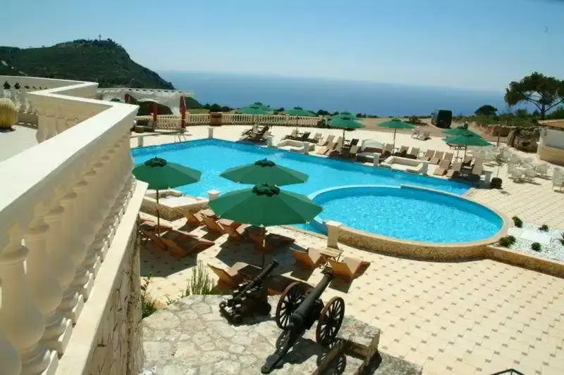 Comer Ionian Palace