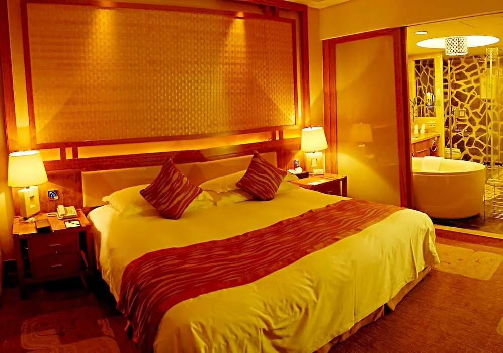 Hangzhou Linan Wonderland Hotel