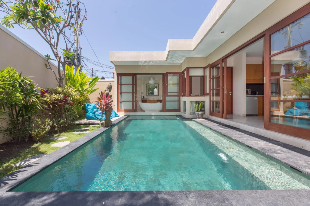 Beautiful Bali Villas - 6 mins walk to the beach