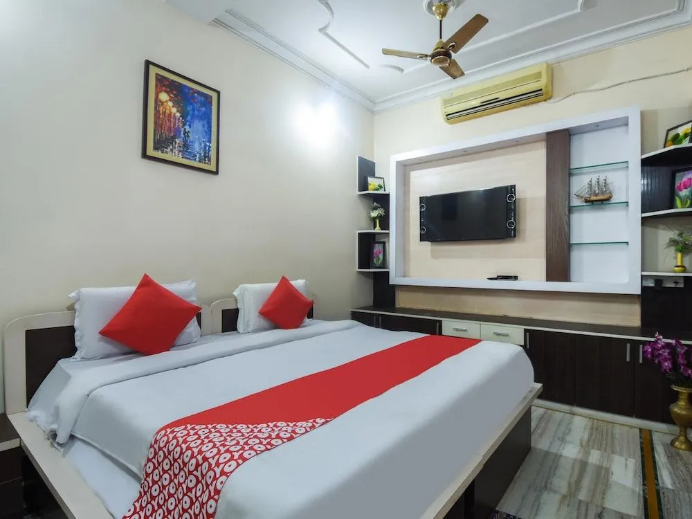 OYO 13092 Comfort Inn