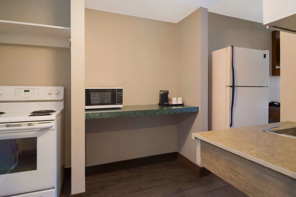 Canadas Best Value Inn & Suites Kamloops