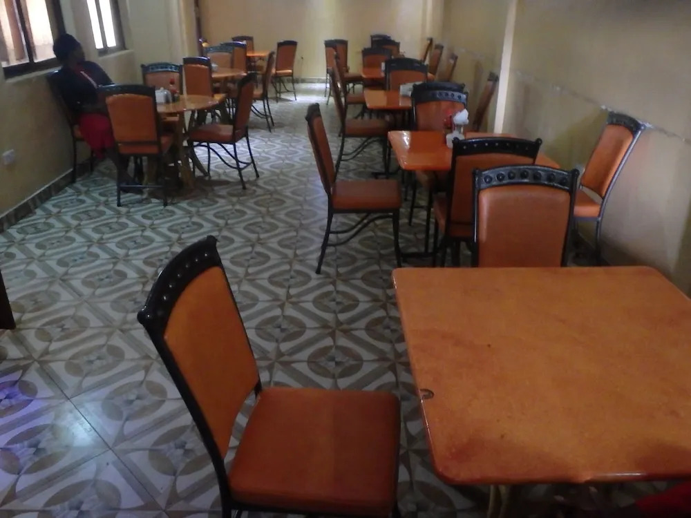Mau Summit Hotel