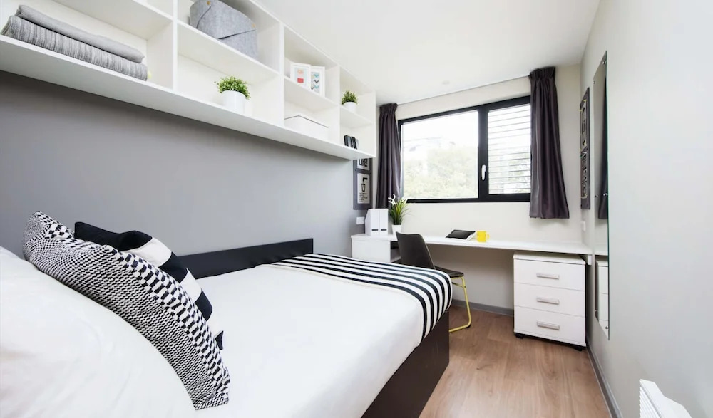 Modern Student-Only Ensuite Rooms in Central Portsmouth
