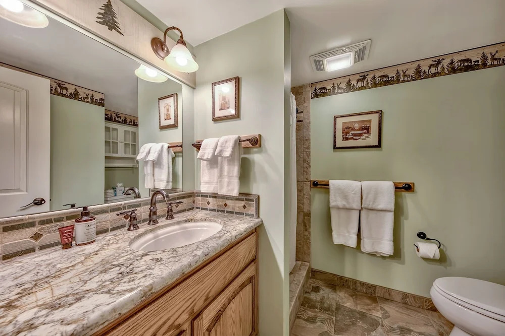 Newly Remodeled 2 Bedroom Townhome With Loft Townhouse by RedAwning