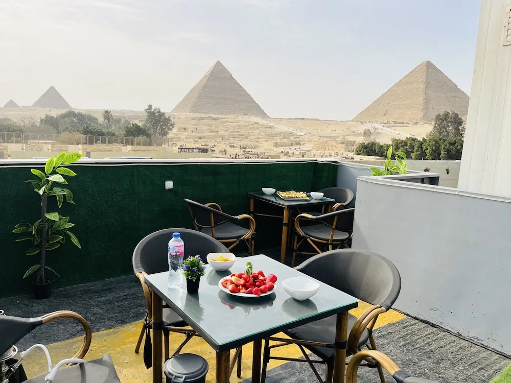 Capital Of Pyramids Hotel