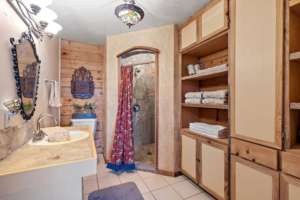 Mighty Oak Log Cabin 2 Bedroom Cabin by RedAwning