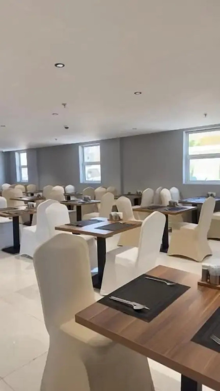 Fiori Airport hotel