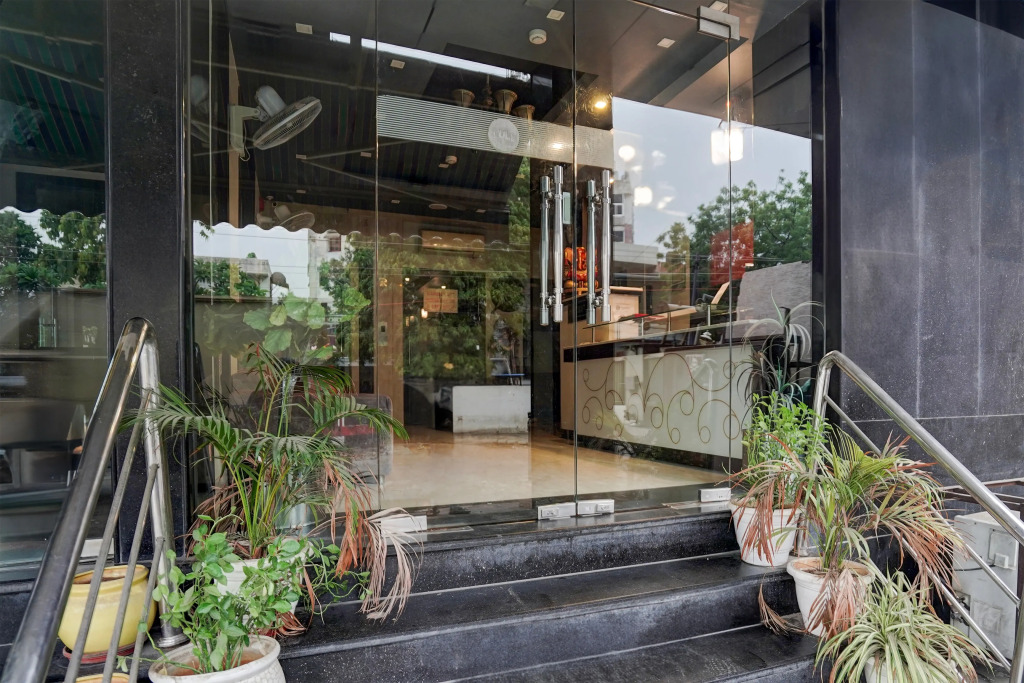 Super Townhouse Bani Park Formerly Aroma Residency